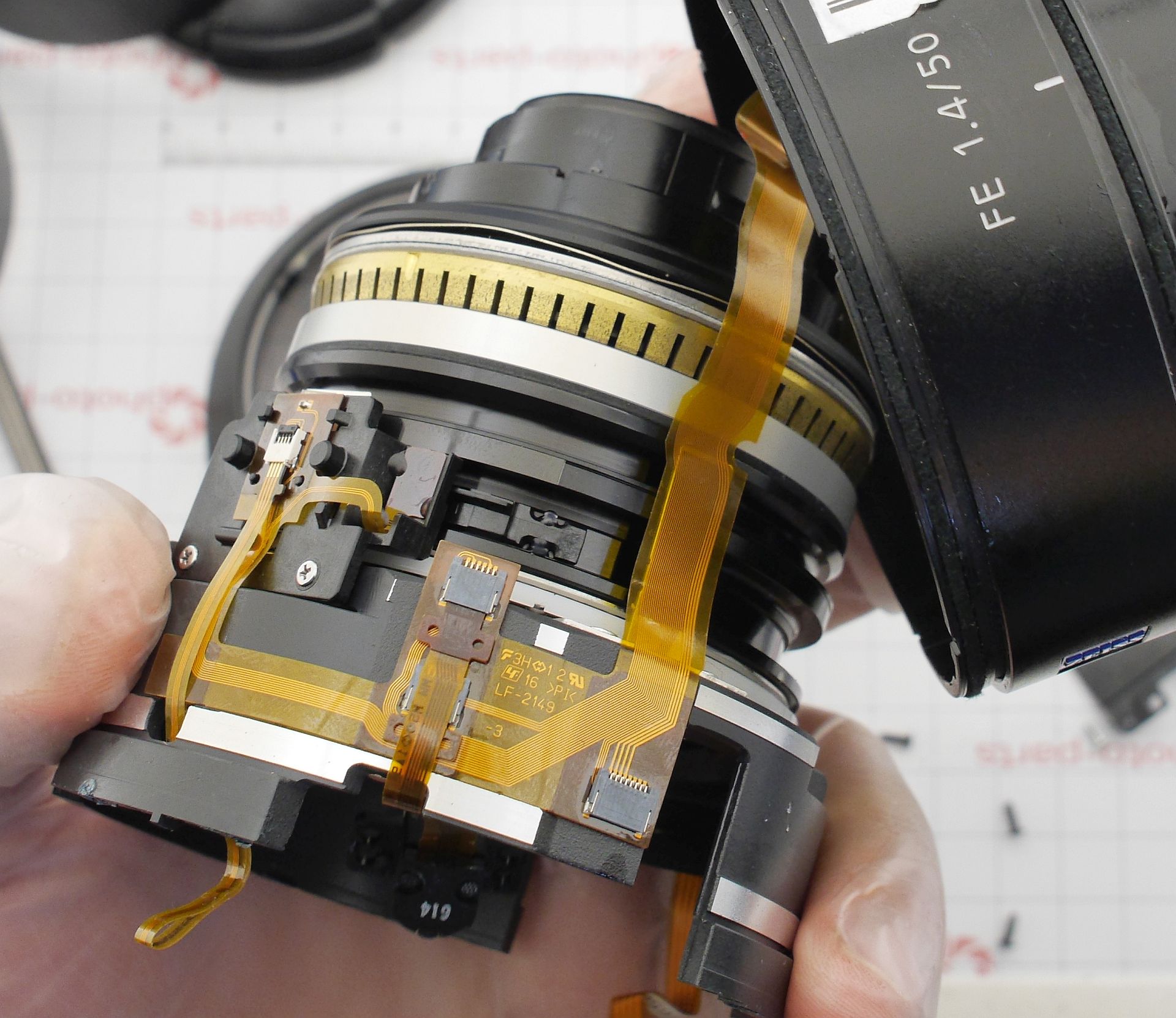 Розбирання і ремонт Sony FE Planar T* 50mm F1.4 ZA